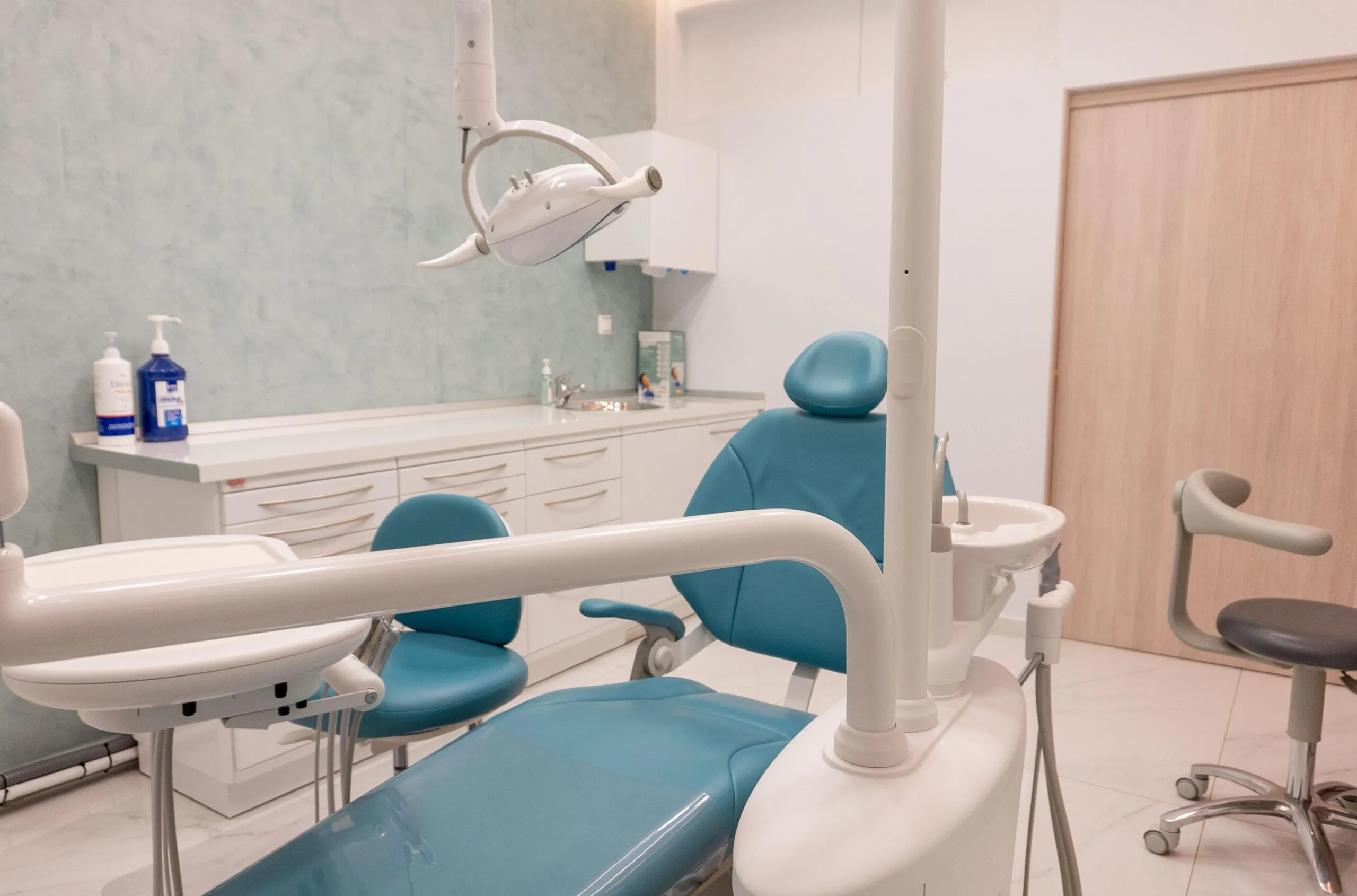 Οδοντιατρείο Καλλιθέα | Εμφυτεύματα & Αισθητική | DuoDent